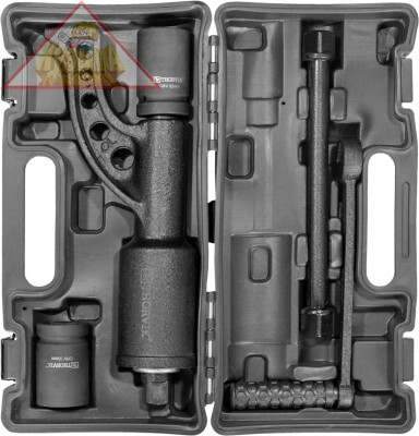 Гайковерт ручной механический удлиненный Thorvik 1"DR, 3800 Нм и головки торцевые 1"DR 32 мм, 33 мм LSW3